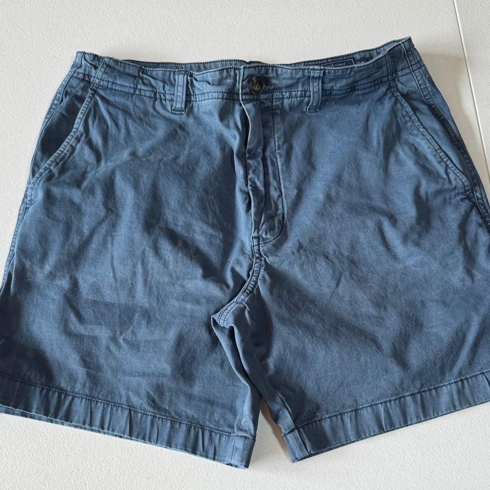 Vineyard Vines Men's Slate Blue Flat Front Shorts EUC 7 inch  inseam